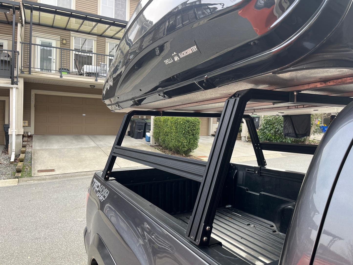 Certified Used Whipsaw DLUX Roof Top Tent w/ Extruded Aluminum Rack