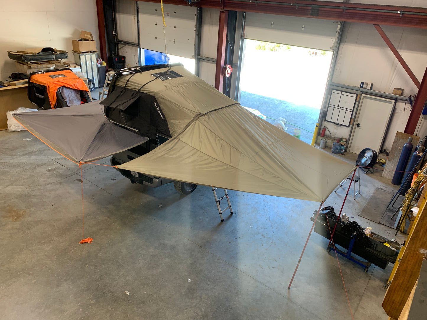 RTT AWNINGS & VESTIBULES